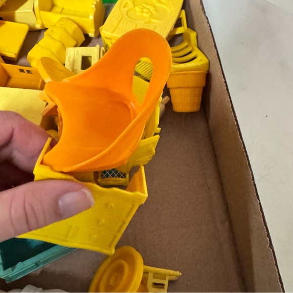 Yellow and Blue Kids Toy Set dollhouse furniture miniatures vintage - Picture 7 of 15